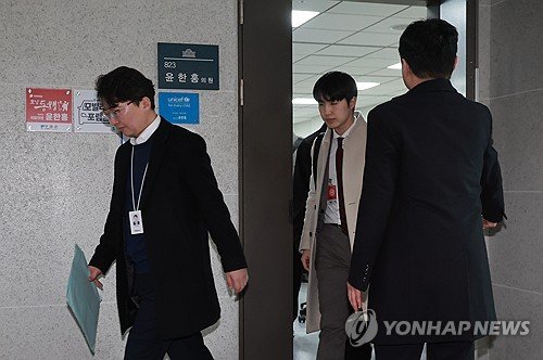 Defense, foreign ministries raided over presidential residence relocation