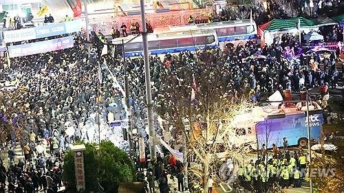 Gov’t to set up committee to honor civic resistance to martial law