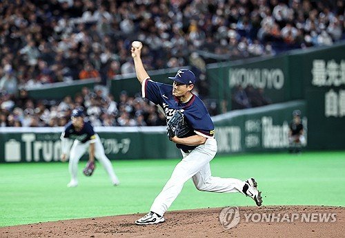 Lee praises veteran pitcher Noh Kyung-eun’s performance in WBC