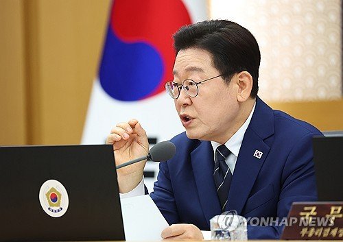 Lee urges thorough security measures ahead of BTS concert in Seoul