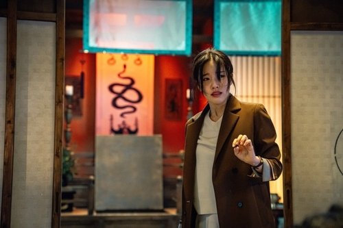 (Movie Review) ‘Samakdo’: ambitious premise, uneven delivery