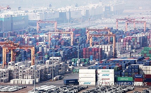 S. Korea ranks No. 1 in export of memory chips, SSDs, face masks, 78 other items: report